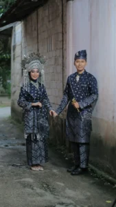 BERDUA BAJU MELAYU